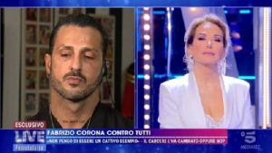 Fabrizio Corona torna in carcere, Barbara D'Urso: "Aveva il permesso di stare in diretta"