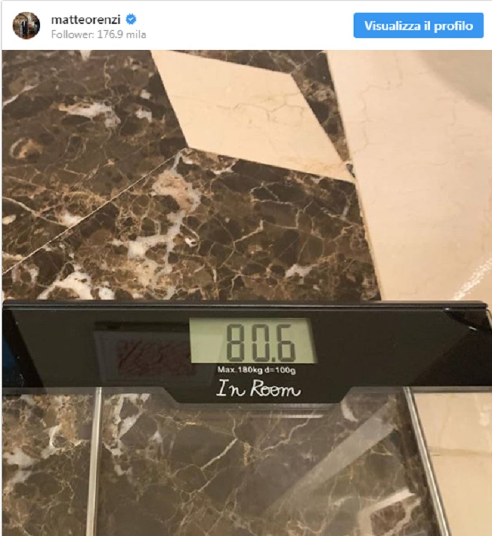 Matteo Renzi: "Dimagrito 10 chili, festeggio con i carboidrati". E posta FOTO bilancia