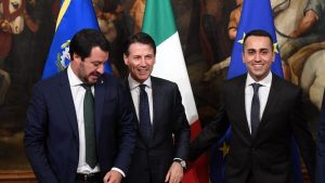 Salvini (nella foto con Conte e Di Maio), il capo col quid, Natura e storia piene di esempi: e può finire male