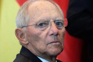 Austerità, Shäuble chiede perdono, grazie a lui abbiamo Di Maio, Meloni e il fantasma di De Gaulle