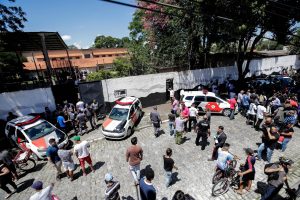 Brasile, sparatoria a scuola: killer si uccidono. Almeno 10 morti