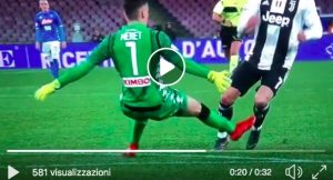 Napoli-Juventus, arbitro Rocchi fa discutere: Meret non tocca Cristiano Ronaldo e viene espulso. Niente var. VIDEO