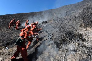 Cina, incendio montagne Sichuan: morti almeno 26 vigili del fuoco