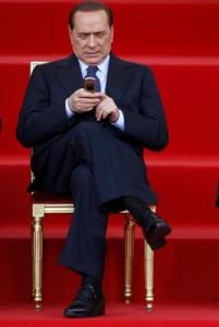 Berlusconi resta Cavaliere: Zanonato non "disonora" e il Conte si autosospende