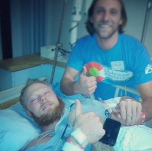 Kevin Ogar, body builder, solleva un peso e resta paralizzato (video)