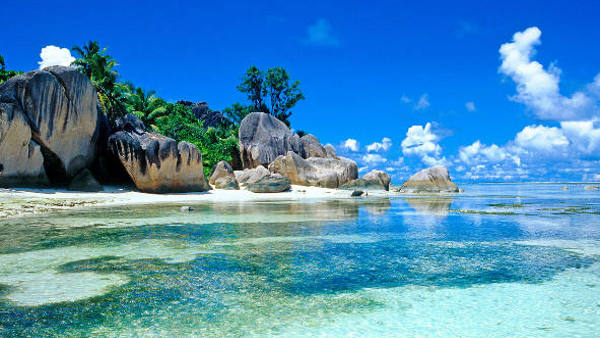 plage; seychelles, lagon; cocotier, rocher,tropical; réve; ile; océan; indien