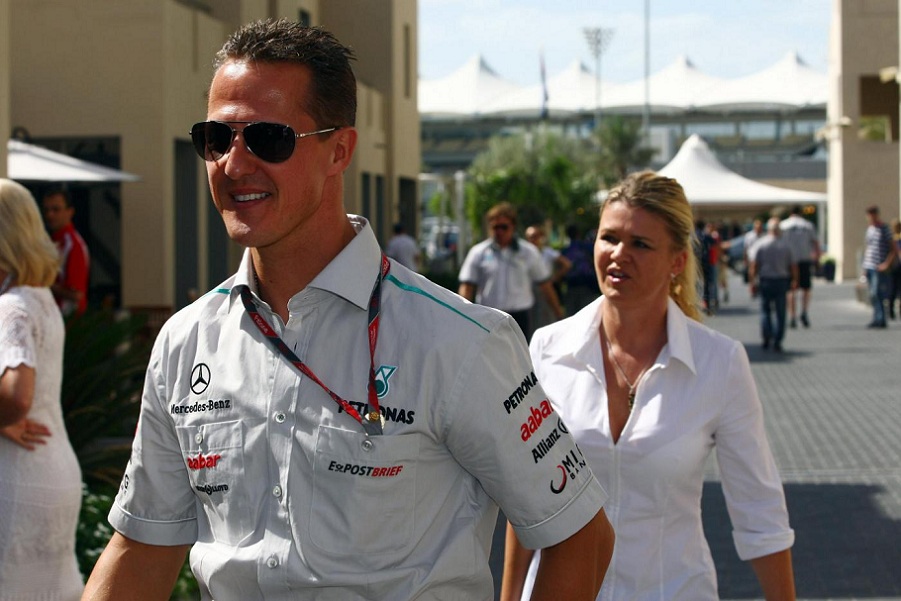 Michael Schumacher, la moglie gli parla in attesa del suo risveglio