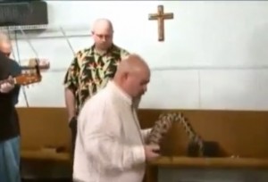 Jamie Coots, il predicatore dei serpenti muore ucciso dai serpenti