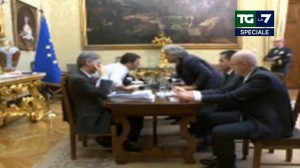Matteo Renzi-Beppe Grillo, video integrale dell'incontro streaming 