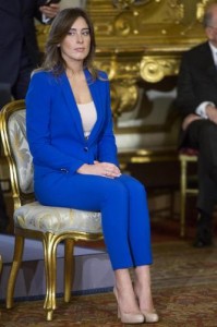 Maria Elena Boschi, il completo blu elettrico è di Zara. Costa meno di 100 euro