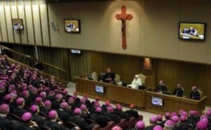 Cei: "Il vescovo non è obbligato a denunciare i preti pedofili"