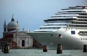 Tar colpisce ancora: sospeso stop grandi navi a Venezia