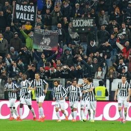 Video gol e pagelle, Juventus-Parma 2-1 e Catania-Napoli 2-4: Tevez-Zapata show (Ansa)