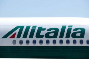 Alitalia-Etihad, lettera arrivata. Sindacati: "Vogliono risparmiare 400mln"