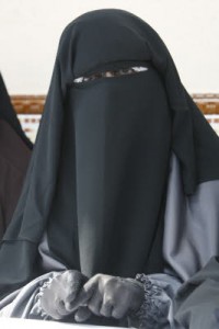 Arabia Saudita, donne che picchiano i mariti: 4 condannate a pene corporali