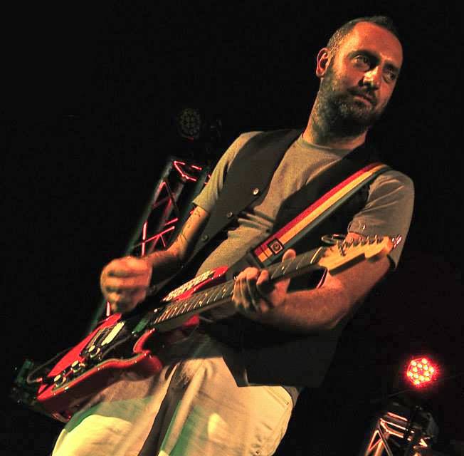 Gianluca Aquilino muore a 34 anni. Era chitarrista dei Quartiere Coffee