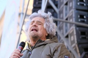 Beppe Grillo a Piombino: "Qui celebriamo la morte dei sindacati"