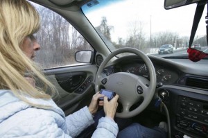 Apple impedirà agli utenti di iPhone di scrivere sms mentre guidano?