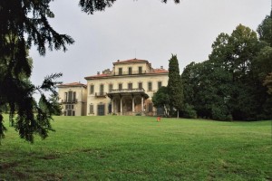 Berlusconi prova l'affidamento in villa. Ma a Macherio la struttura non esiste