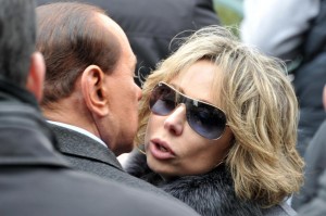 Marina Berlusconi con il padre (Foto Lapresse)
