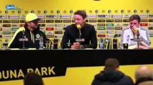 A Jürgen Klopp scappa la pipì e lascia conferenza stampa (video)