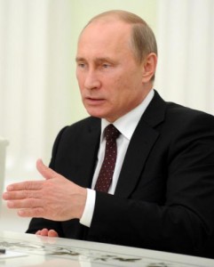 Ucraina, nuove sanzioni alla Russia. Putin: "Penalizzeremo aziende Usa-Ue"