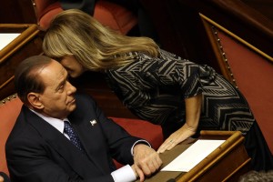 Berlusconi decaduto firma emendamento al dl lavoro in Senato. Idea Mussolini