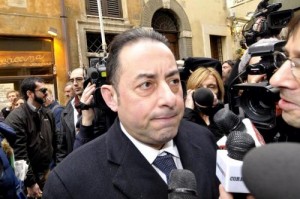 Gianni Pittella, inglese maccheronico: "Non più, I've studied" (video)
