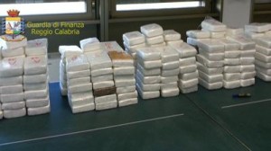 Gioia Tauro, sequestrati 100 kg di cocaina purissima provenienti dall'Ecuador