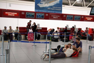 Sciopero addetti ai bagagli, disagi e ritardi all'aeroporto di Ciampino