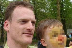 Bruxelles, consigliere comune Bram Moerman soffoca i suoi 2 figli e si uccide