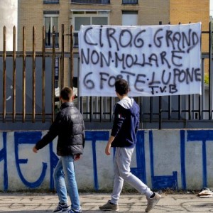 Ciro Esposito, estrema unzione: tifoso del Napoli sempre più in fin di vita