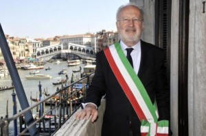 Giorgio Orsoni si dimette da sindaco di Venezia. Pd lo aveva scaricato