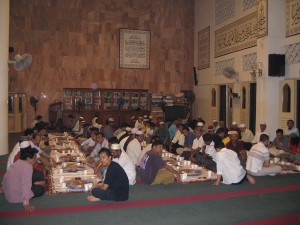 Islam, da sabato notte parte il Ramadan. Un mese di digiuno e preghiera 