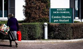 Berlusconi, cambio reparto con anziani meno gravi. Ma a Cesano Boscone smentiscono