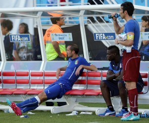 Balotelli, Bonucci e De Rossi, rissa nell'intervallo di Italia-Uruguay
