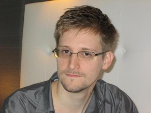 Datagate, Edward Snowden chiede asilo al Brasile