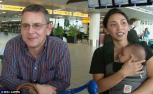 Aereo Malaysia, la famiglia scampata alla tragedia: "Sul volo non c'era posto"