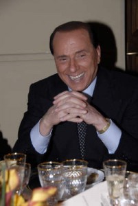 Berlusconi alla cena di raccolta fondi: "I bunga bunga erano serate come questa"