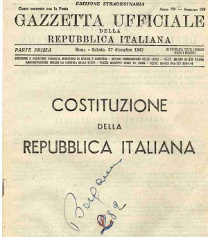 Art. 67 Costituzione vs vincolo di mandato. Beppe Grillo, Pd e Berlusconi lo sanno?