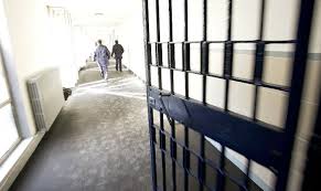 Svuota carceri, dall’arresto al processo: condannati e subito rimessi in libertà