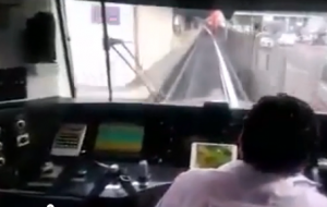 Città del Messico, autista metro gioca a Farmville mentre guida