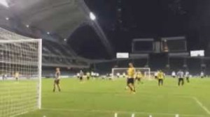 Zlatan Ibrahimovic gol con calcio kung fu (VIDEO)