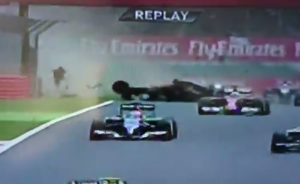 F1, Gp Silverstone: brutto incidente per Kimi Raikkonen (VIDEO)