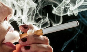 Sigarette vietate a tutti i nati dopo il 2000: proposta choc dei medici inglesi