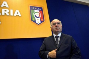 Carlo Tavecchio bocciato da Uefa. Pallotta: "Frasi umilianti per l'Italia"