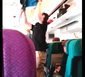 Aereo Malaysia Airlines abbattuto, il video del passeggero prima del decollo 