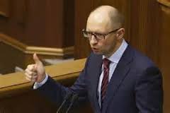 Ucraina, governo spaccato: il premier si dimette. Ue estende sanzioni a Russia