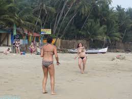 India, bikini vietato a Goa. Vuoi farlo comunque? Devi pagare