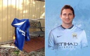 A sinistra una maglietta di Lampard bruciata, a destra il fotomontaggio con la maglietta del City